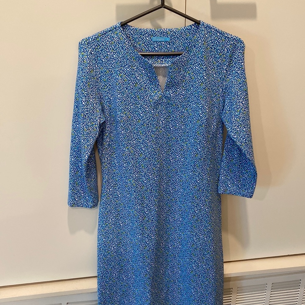 Three quarter length sleeve, jersey dress.